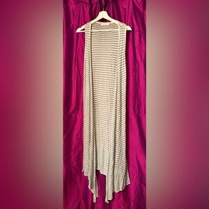 MINKPINK Gray and White Knit cardi Vest
